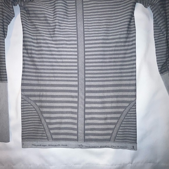 Lululemon Swiftly Tech Long Sleeve Shirt Striped Fitted Athletic Thumb Holes 6 - Picture 7 of 9